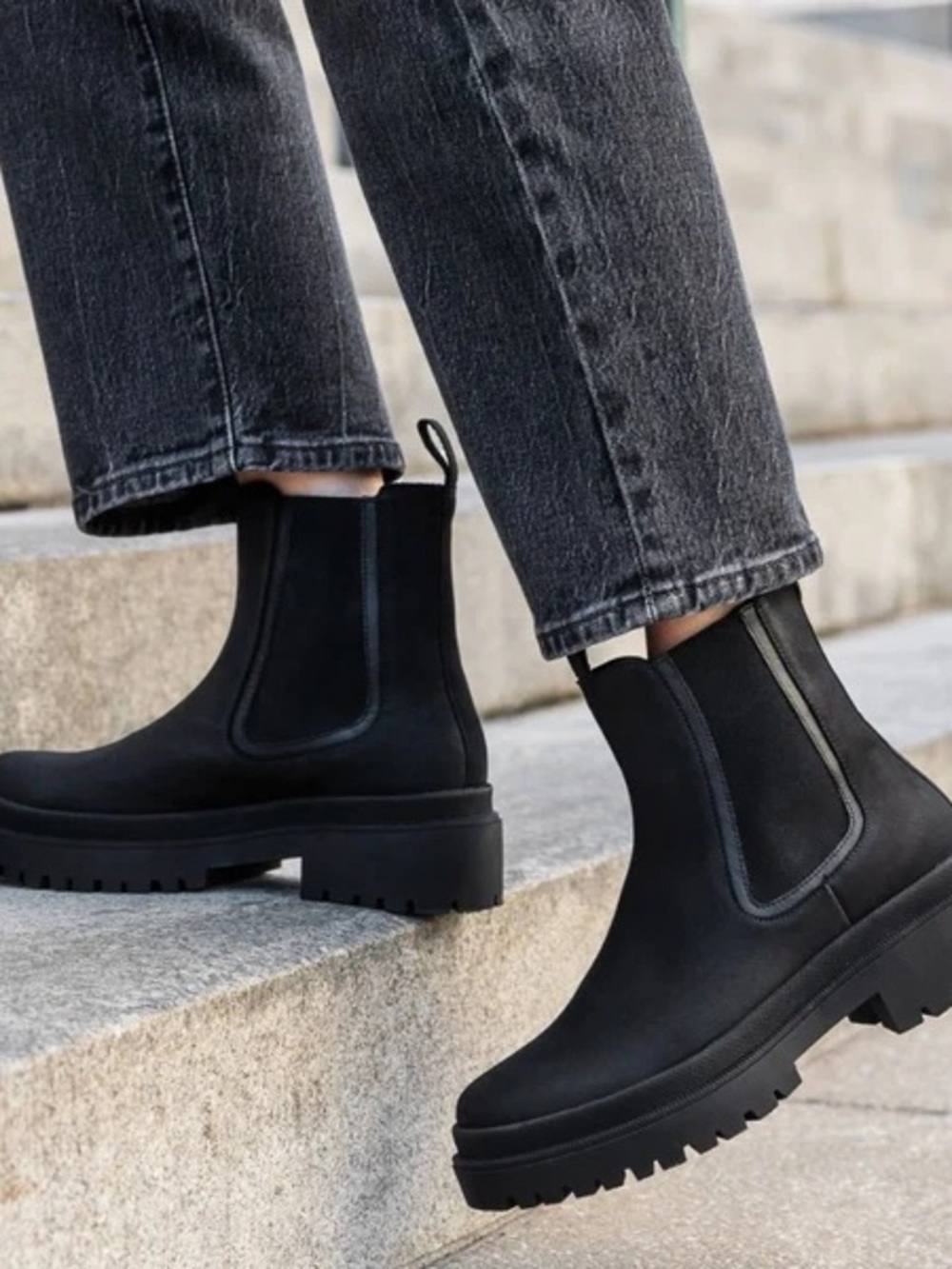 Thursday “Legend” Chelsea Boot